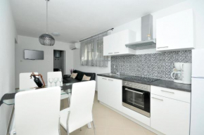 Отель Apartmani Mijatović  Трогир